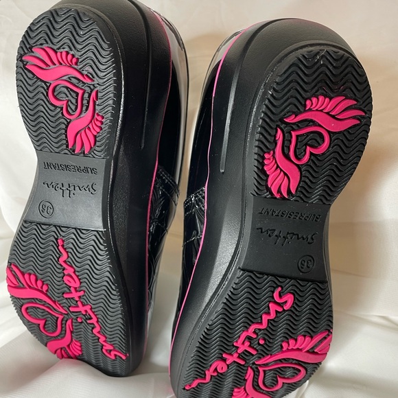 Smitten patent leather heartthrob slip resistant clog Sz 36 - Picture 6 of 9